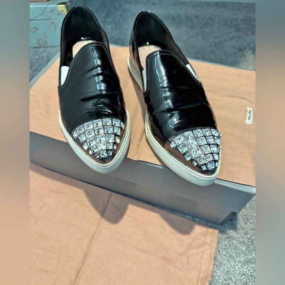 Miu Miu Black Patent Leather Slip-Ons with Silver Studs Size 6,5 - Picture 1 of 3